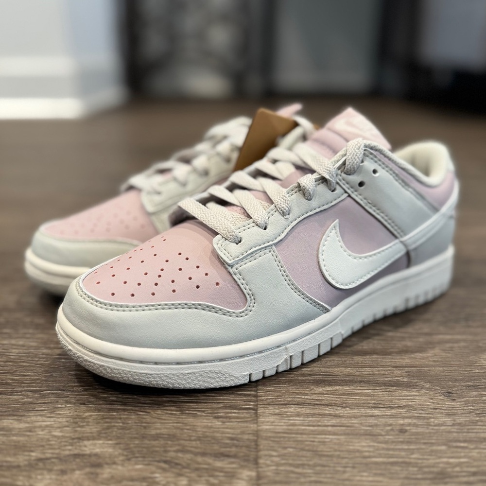 Nike Dunk Low "Light Bone/Sail/ Platinum Violet" Women's Shoe s 6, 6.5 - Picture 3 of 7